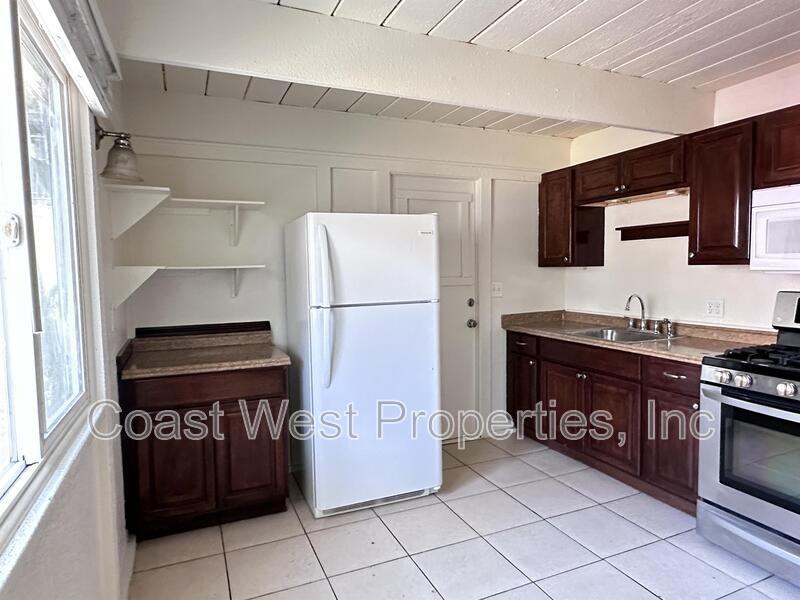 2237 Congress St - Photo 3 of 20