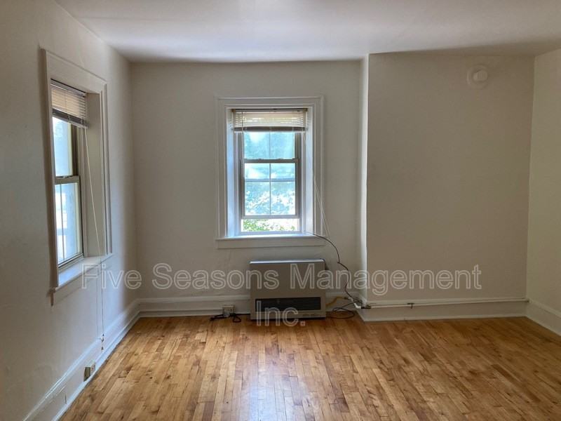 279 Saint Paul St - Photo 3 of 16