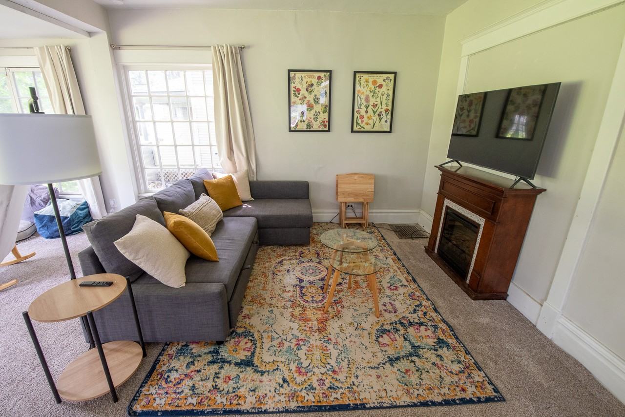 428 Park Pl #1 - Photo 3 of 24