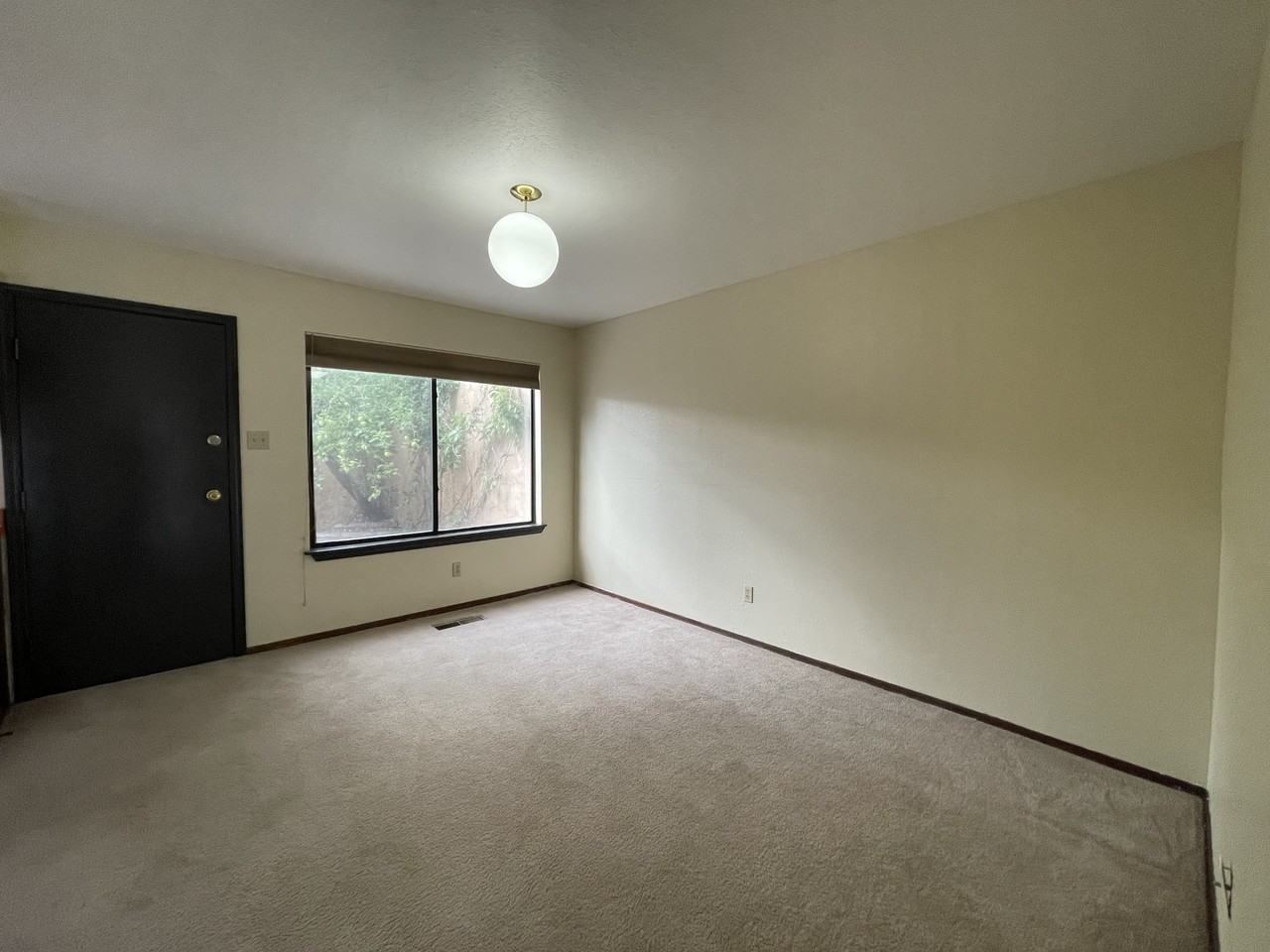 331 Cheryl Ct - Photo 2 of 16