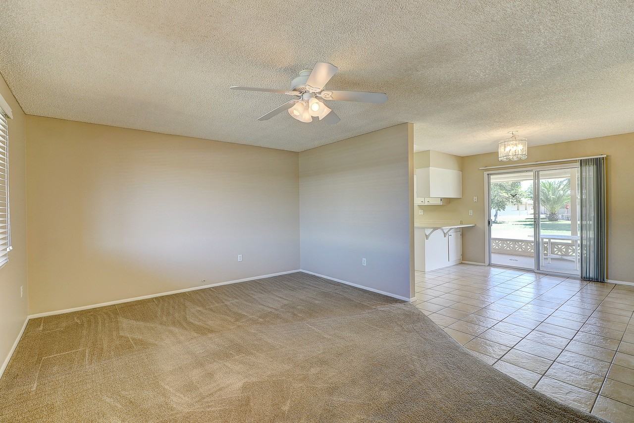 10645 W Saratoga Cir - Photo 4 of 23