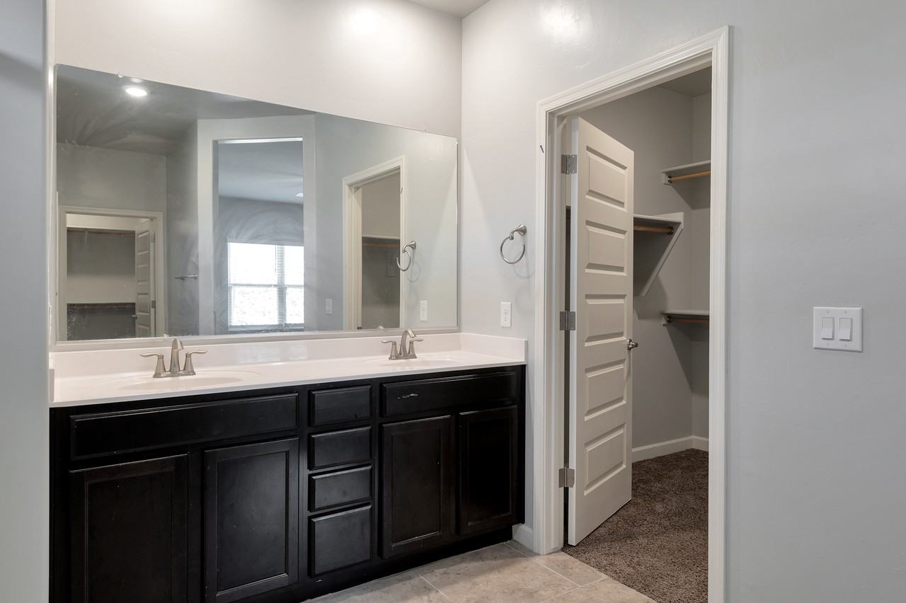 543 W Weldon St - Photo 4 of 15
