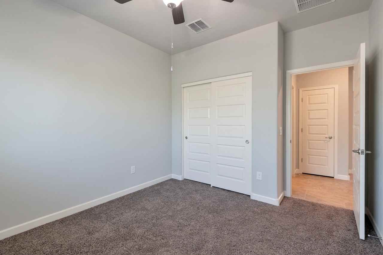 543 W Weldon St - Photo 7 of 15