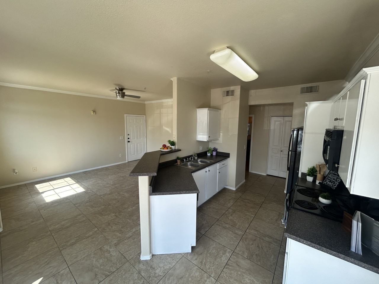1941 S Pierpont Dr - Photo 3 of 28
