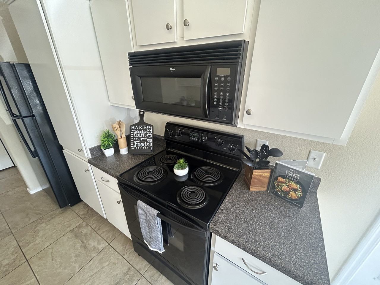 1941 S Pierpont Dr - Photo 4 of 28