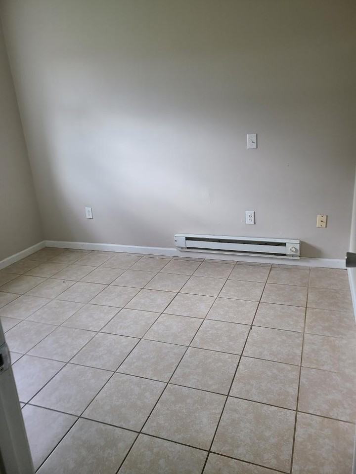 504 Buchanan St - Photo 2 of 10