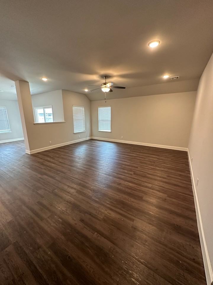 13321 S 19th Ct - Photo 6 of 17