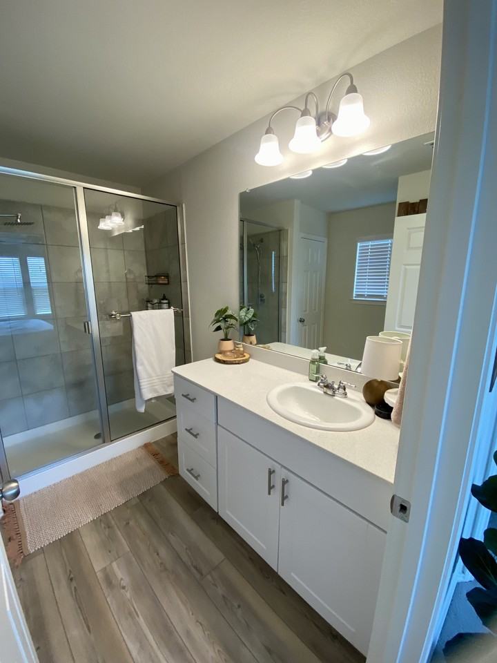4644 Benham Dr - Photo 2 of 33