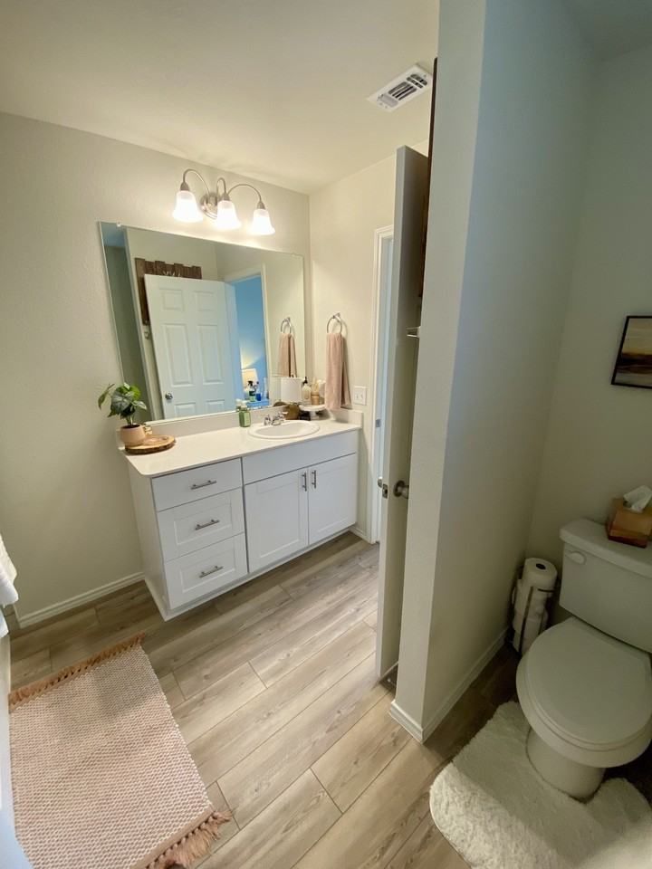 4644 Benham Dr - Photo 3 of 33