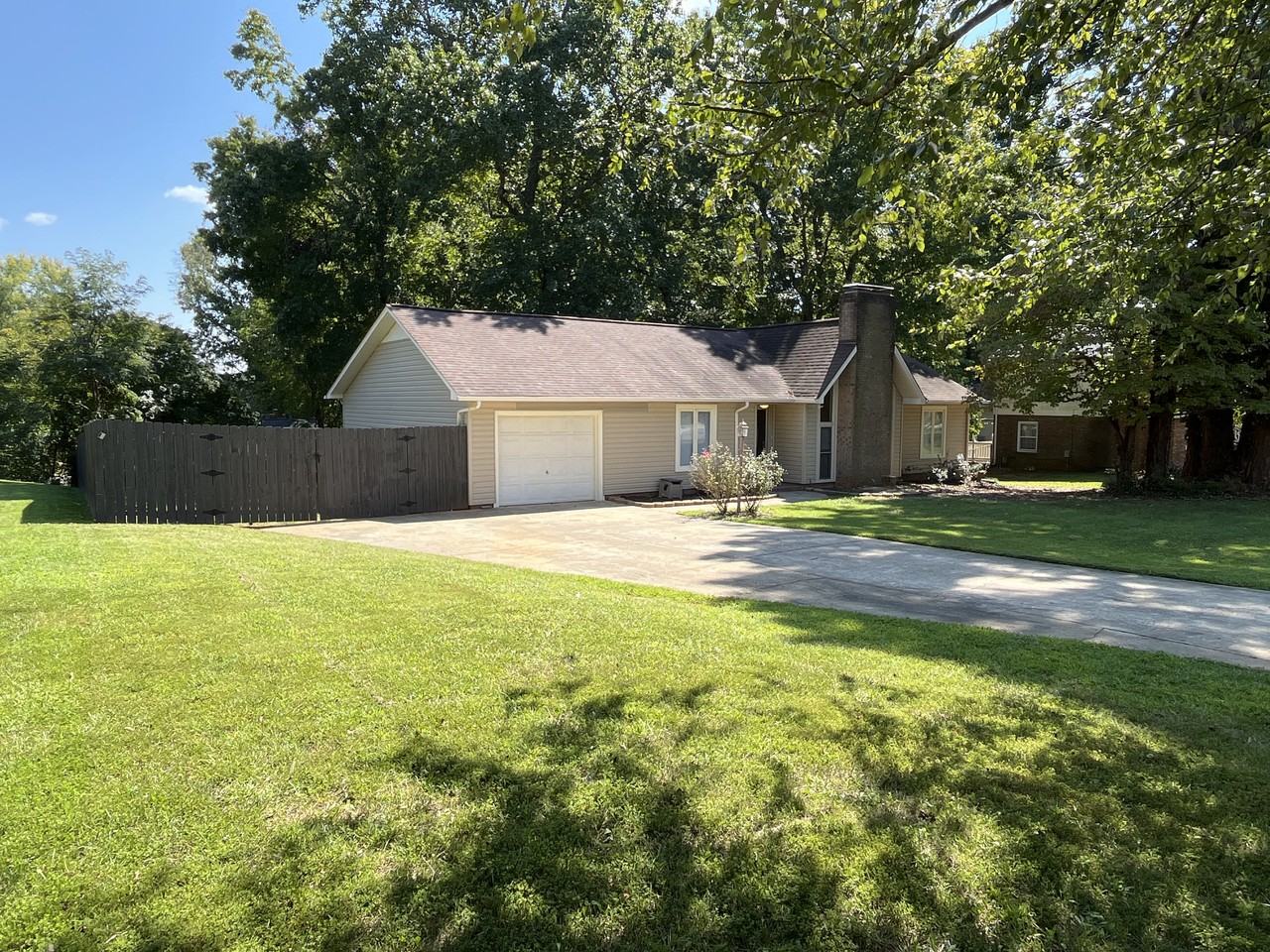 1226 Grace Meadow Dr - Photo 2 of 18