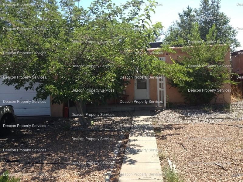 440 Manzano St Ne - Photo 2 of 11