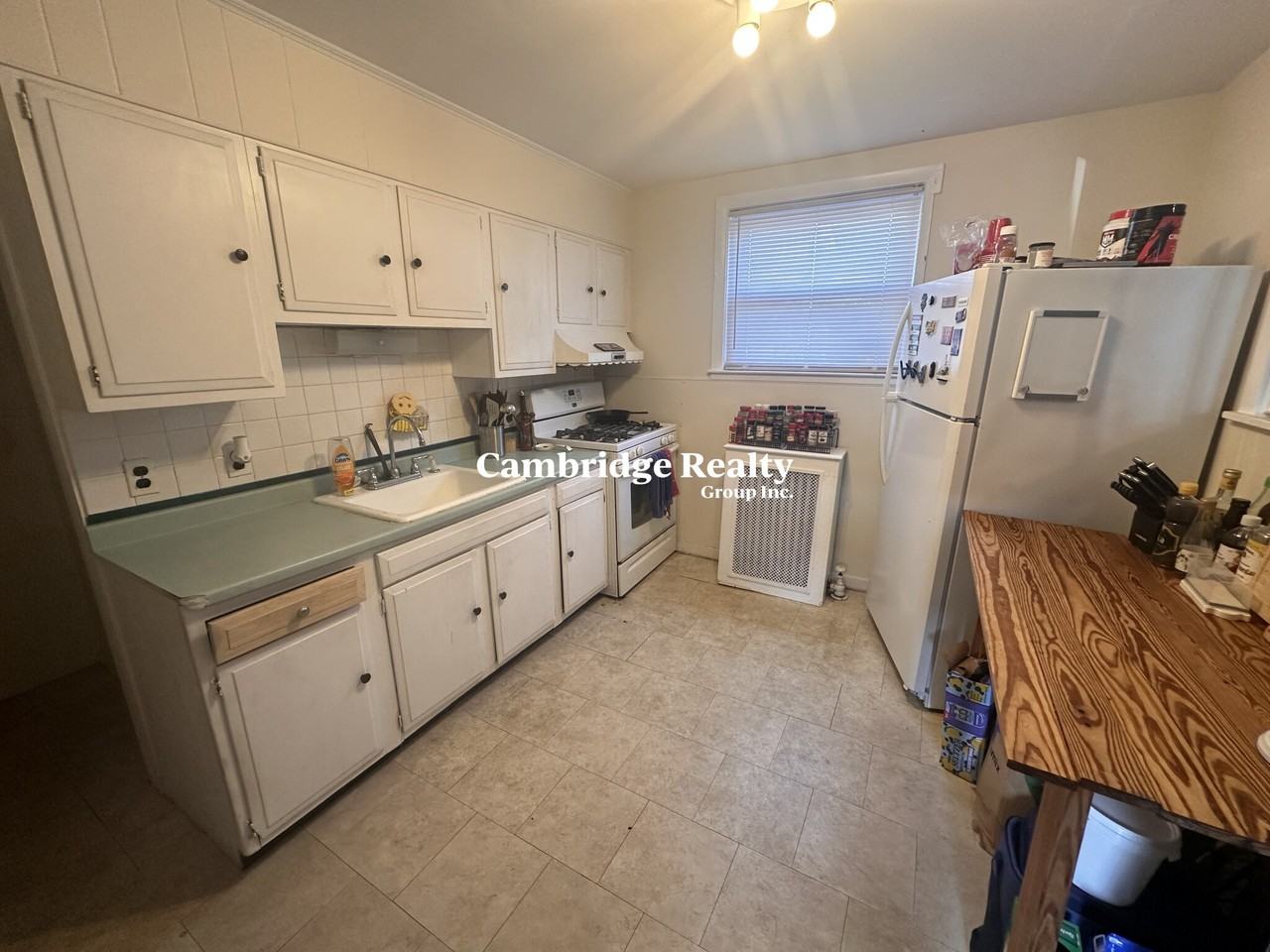 543 Broadway #1R - Photo 4 of 19