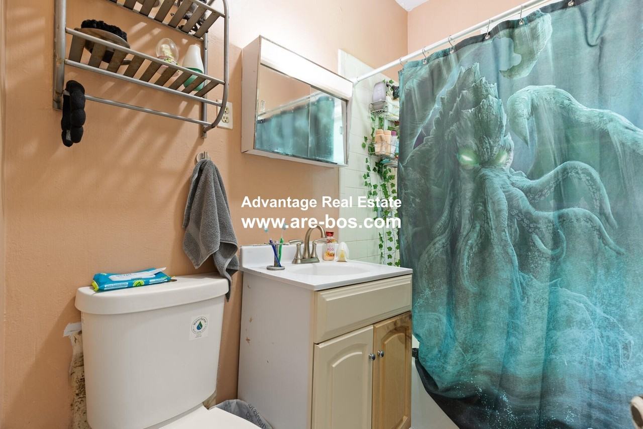 212 Maplewood St #1 - Photo 4 of 20