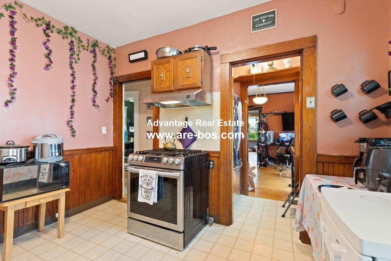 212 Maplewood St #1 - Photo 7 of 20