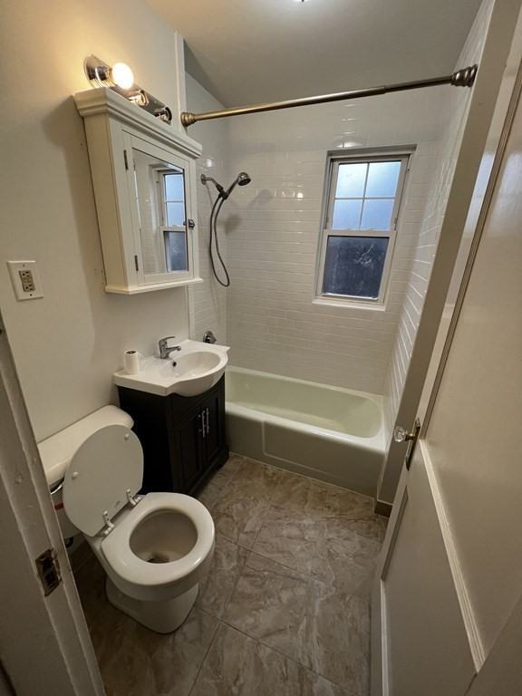 865 Centre St #2L - Photo 6 of 9