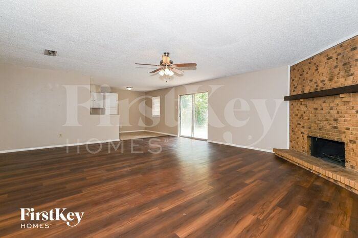 12204 Spring Branch Dr - Photo 2 of 15