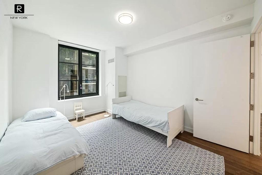 W 25th St #2B - Photo 2 of 12