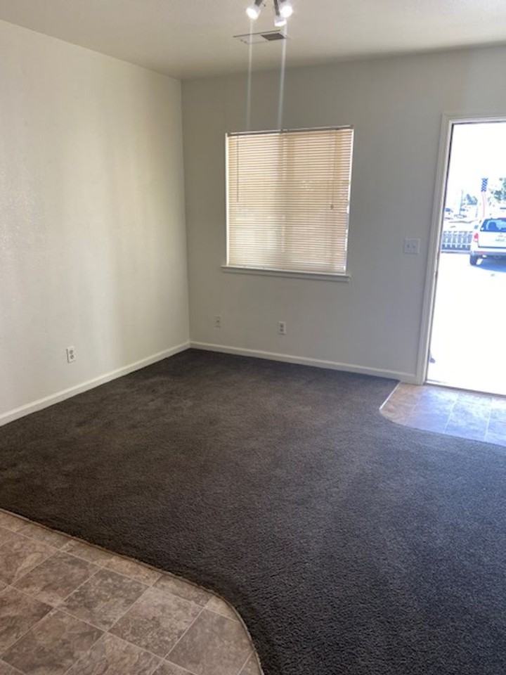312 N Fortuna Blvd - Photo 6 of 37