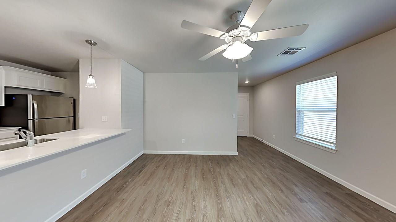 11303 Breckenridge Ln - Photo 4 of 16