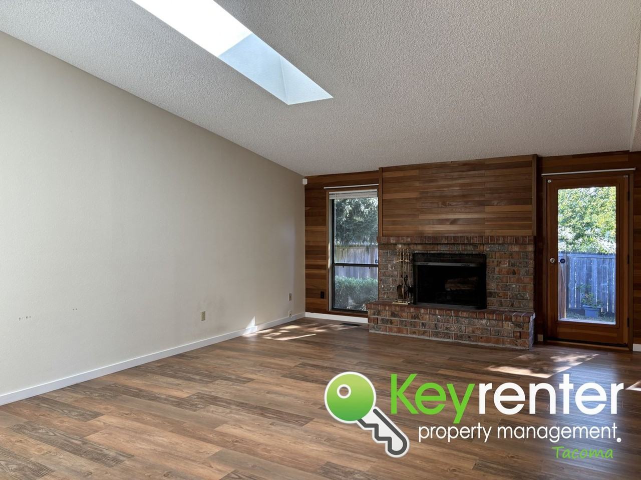 2722 Cambridge Dr - Photo 2 of 26