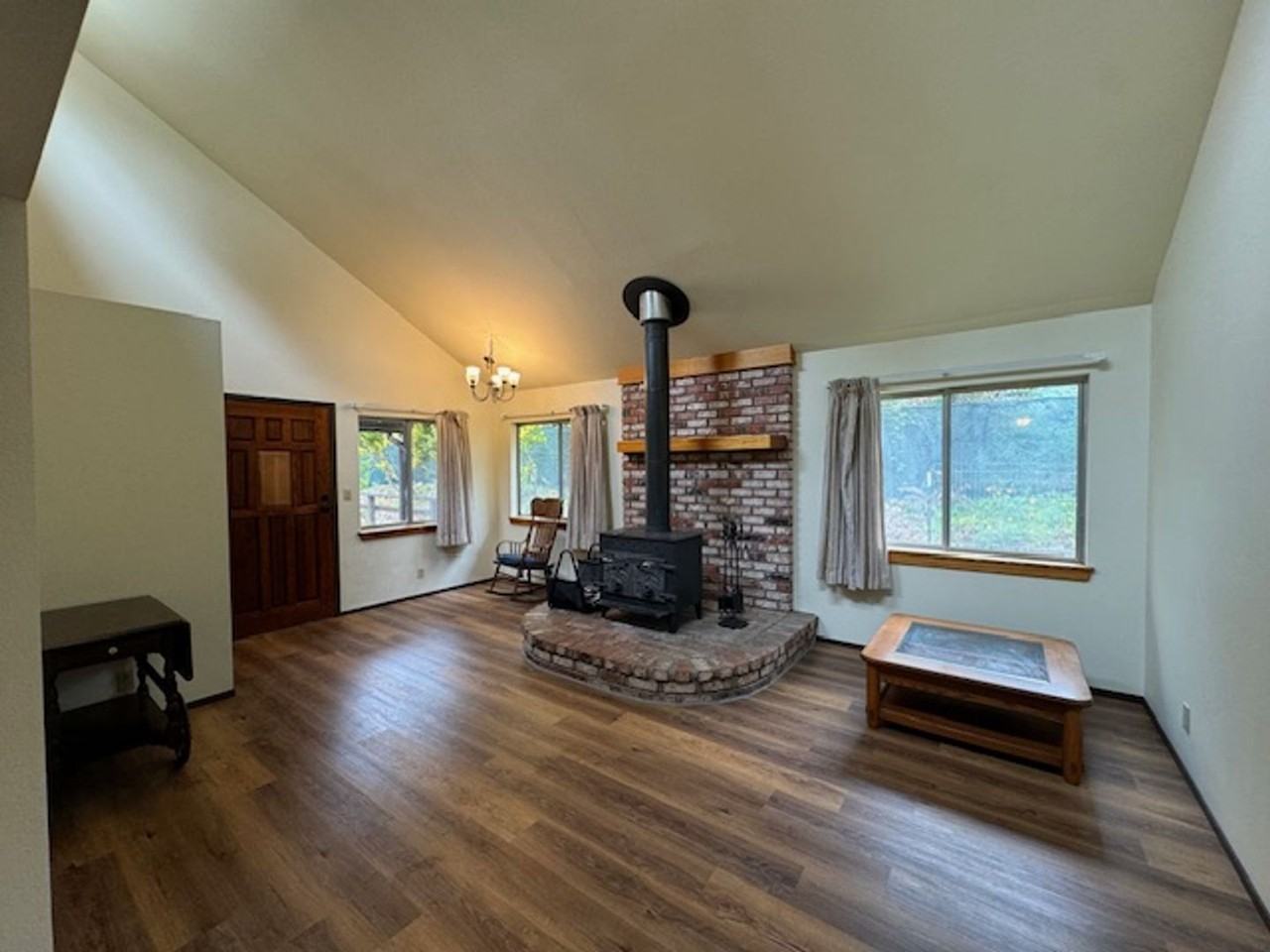 2437 Ridgewood Dr - Photo 3 of 50