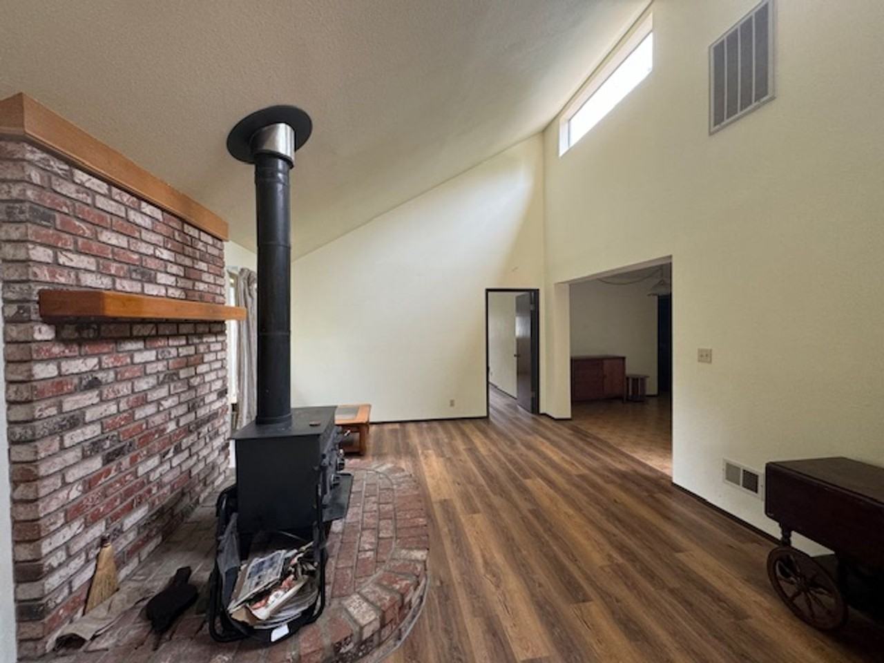 2437 Ridgewood Dr - Photo 2 of 50