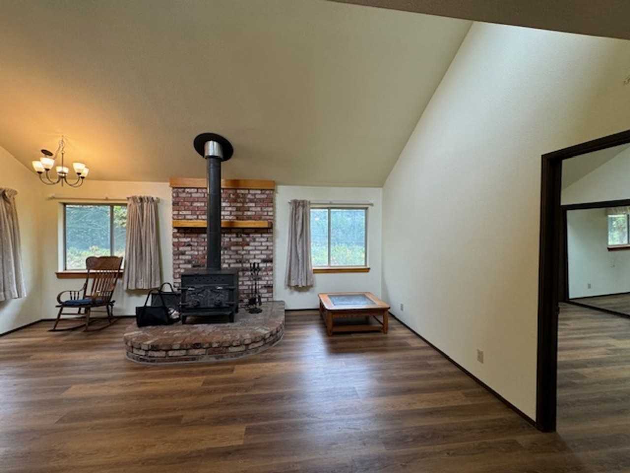 2437 Ridgewood Dr - Photo 3 of 50