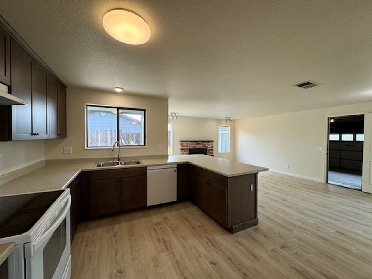 3348 Antoinnette Ct - Photo 3 of 32