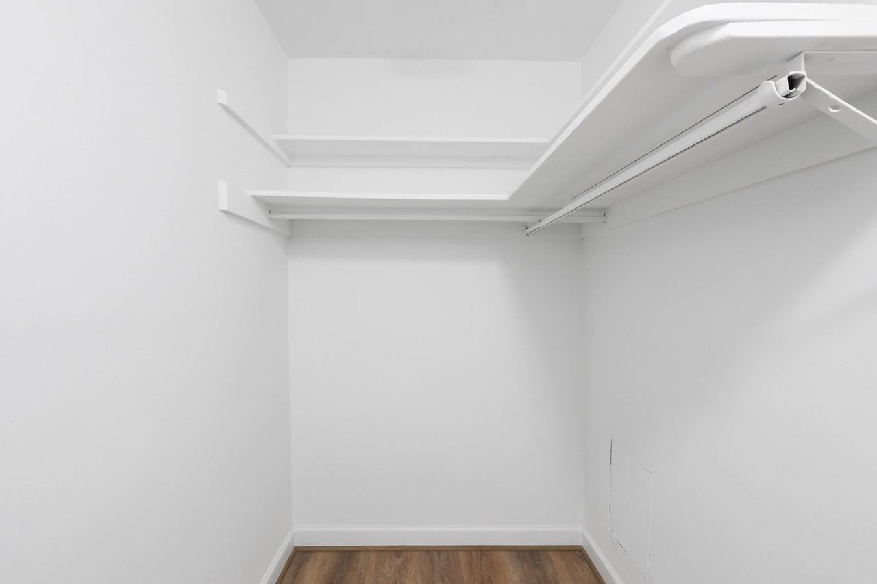 5005 Seminary Road - Photo 4 of 9