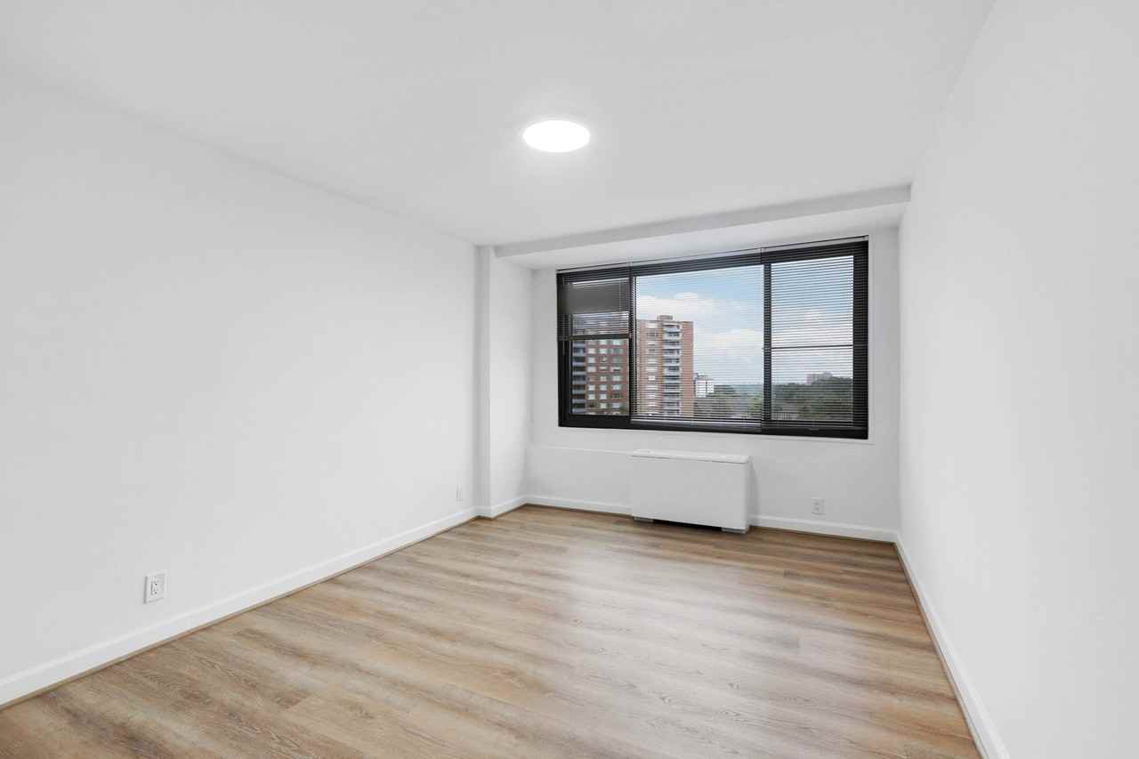 5005 Seminary Road - Photo 3 of 9