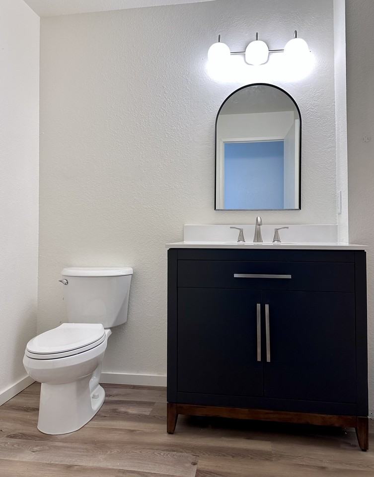 319 South Houston Avenue - Photo 2 of 6