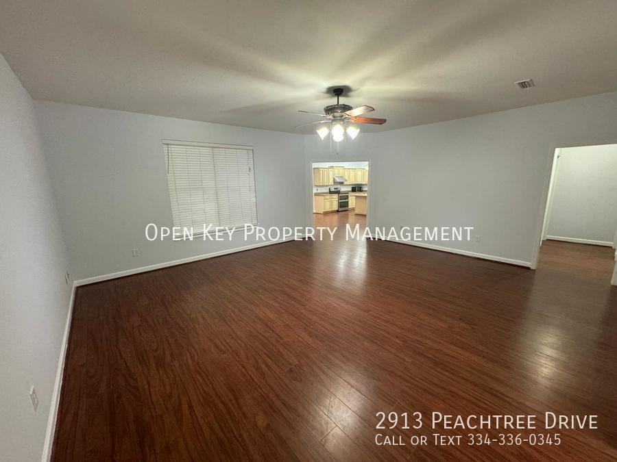 2913 Peachtree Dr - Photo 3 of 17