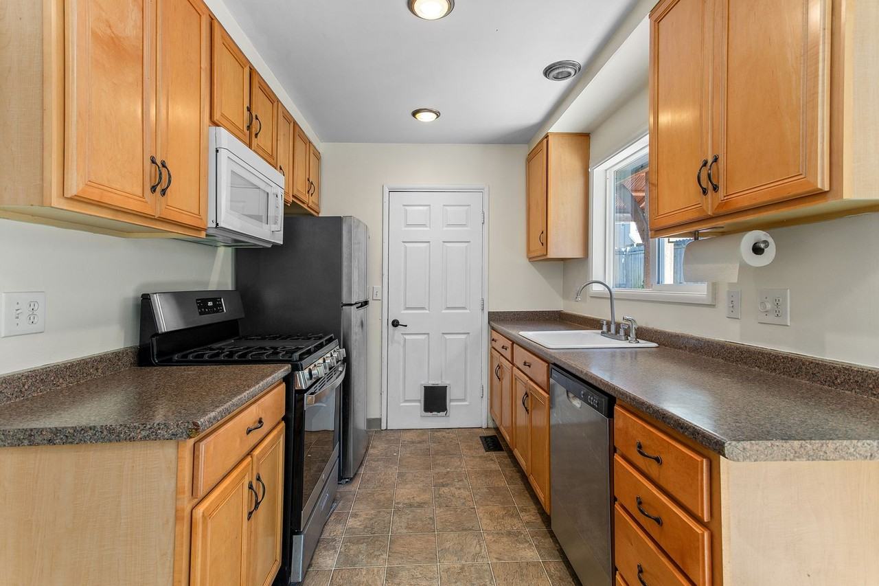 16620 Sw Oak St - Photo 5 of 43