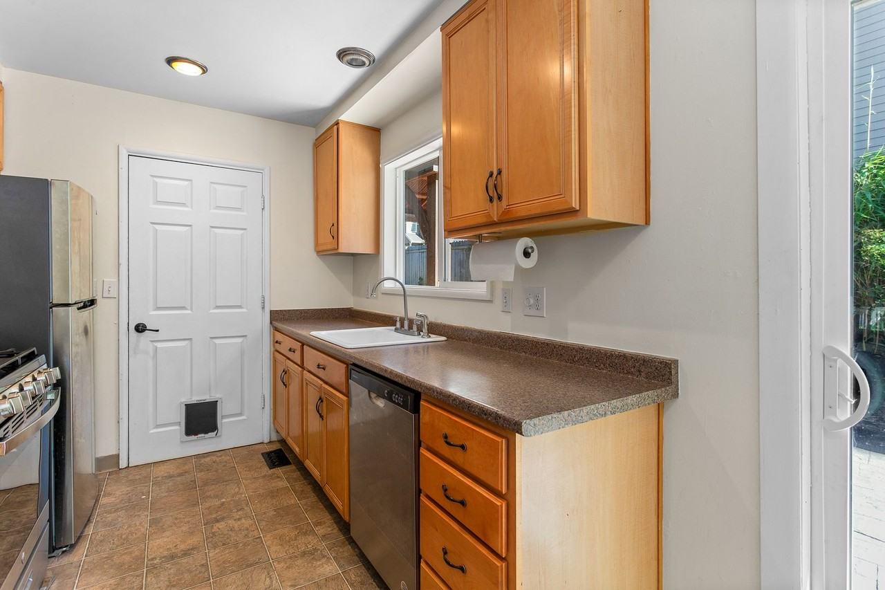 16620 Sw Oak St - Photo 6 of 43