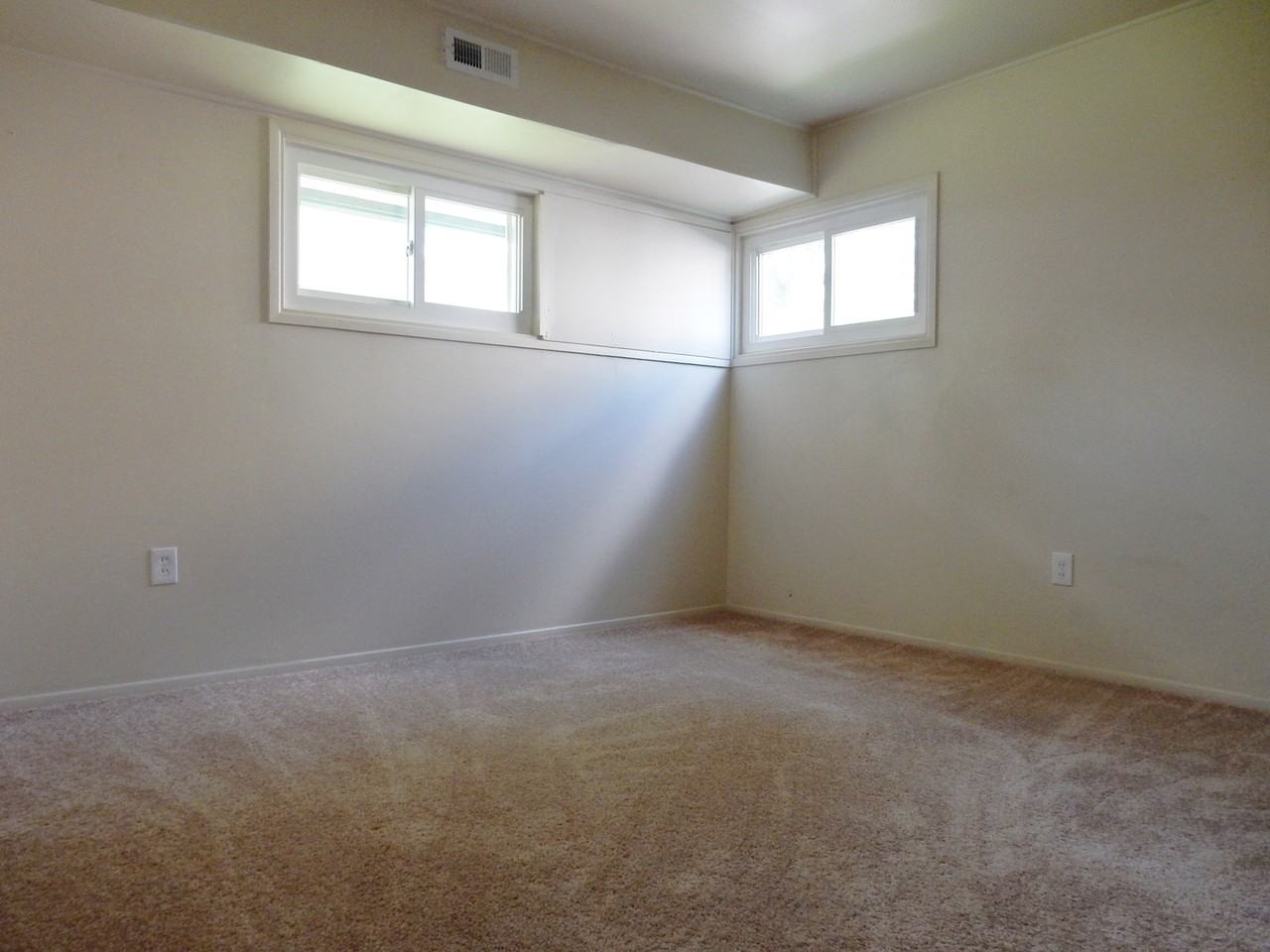 63 Idolstone Rd - Photo 2 of 17