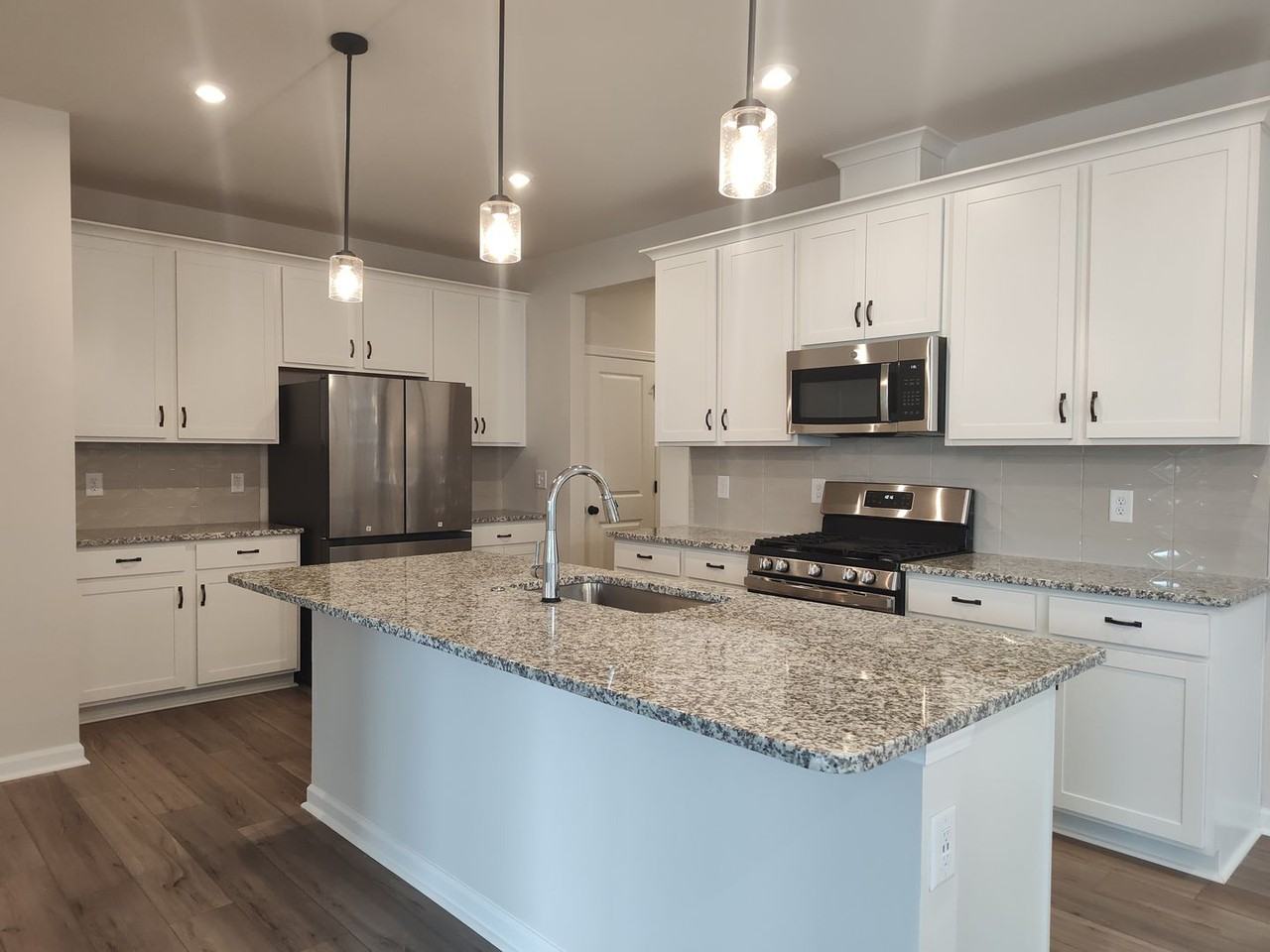 5821 Wentwood Ct - Photo 4 of 30