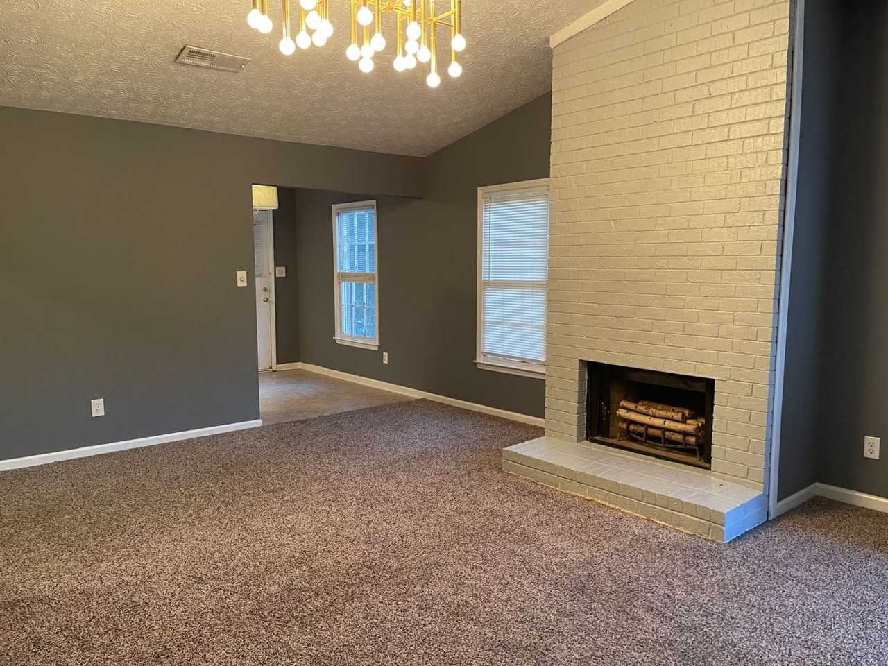 425 CHASE DR. - Photo 3 of 9