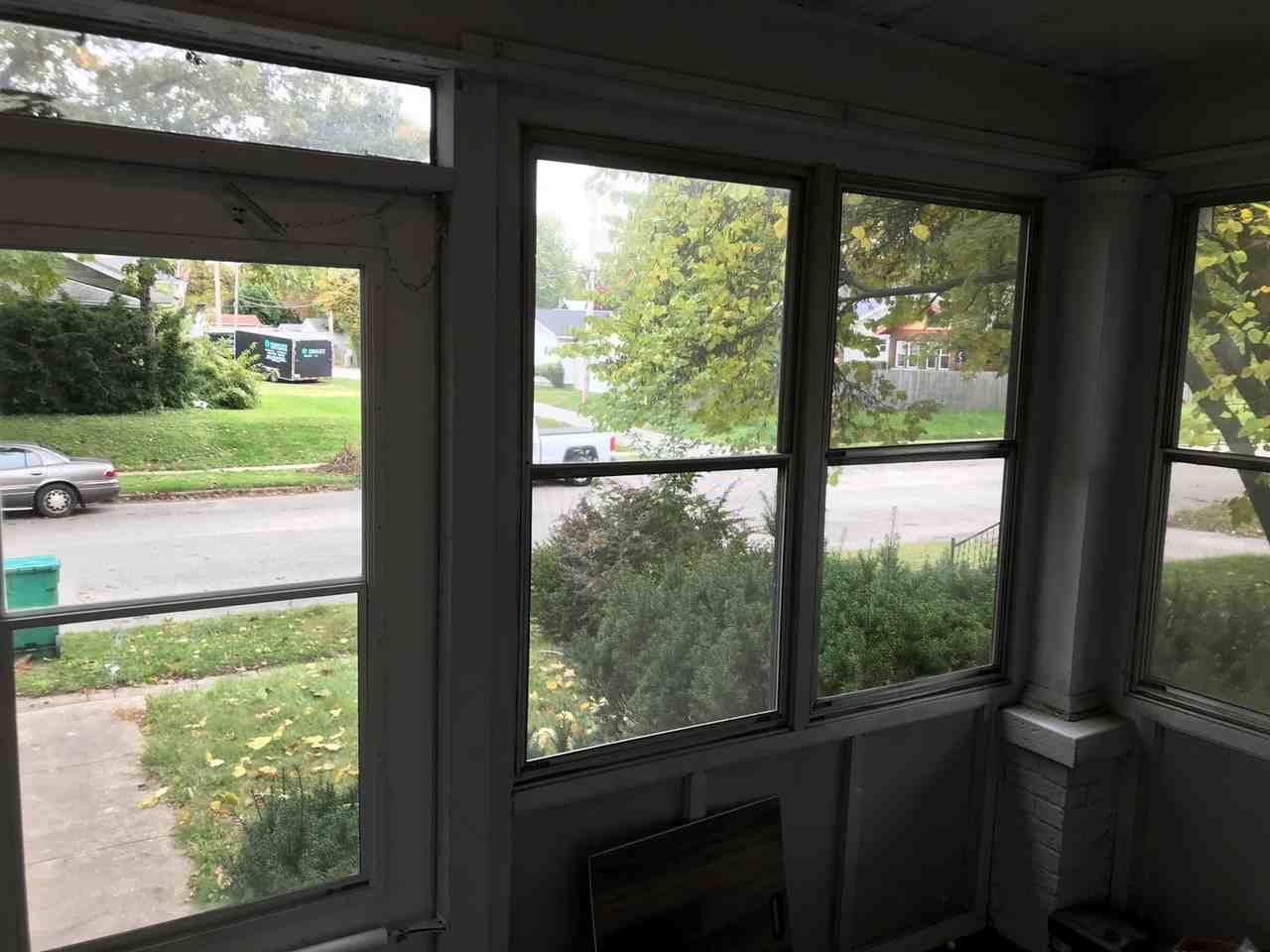 2622 S 10th St - Photo 3 of 16