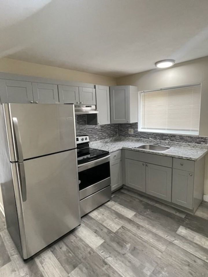 731-733 - 2 Bedroom units with Utilities included! - Photo 5 of 8