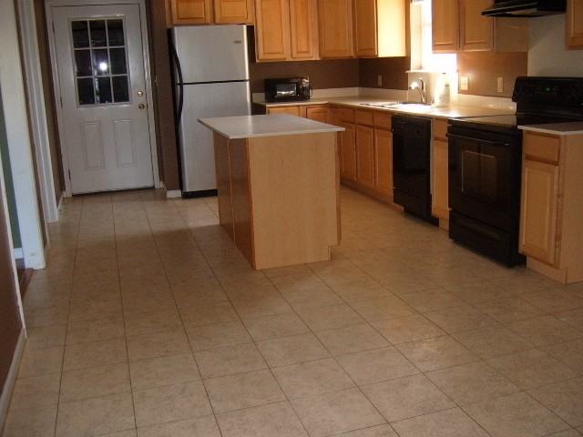 222 N Ridge Dr - Photo 2 of 8