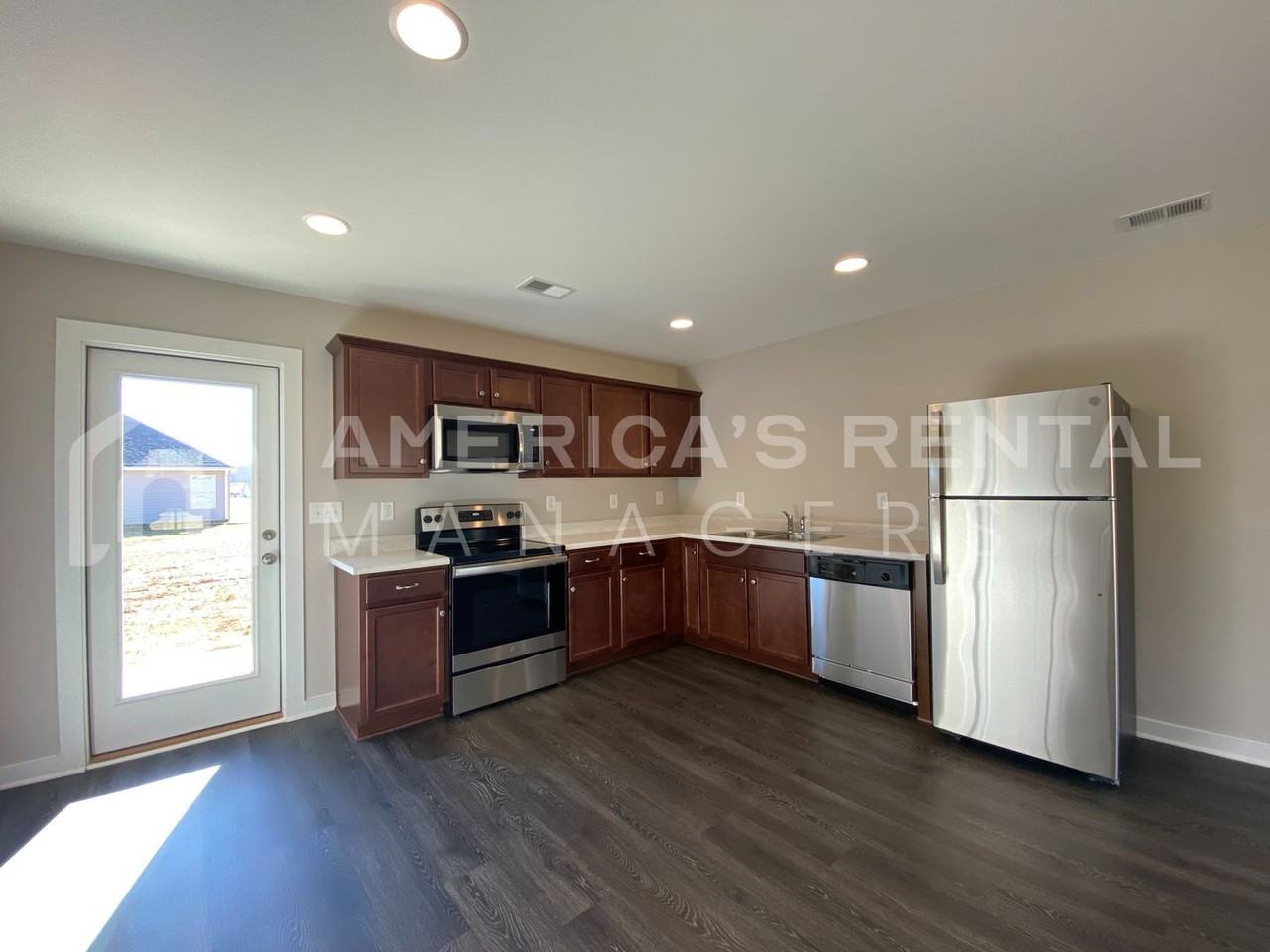 2815 Allison Mill Rd - Photo 5 of 37