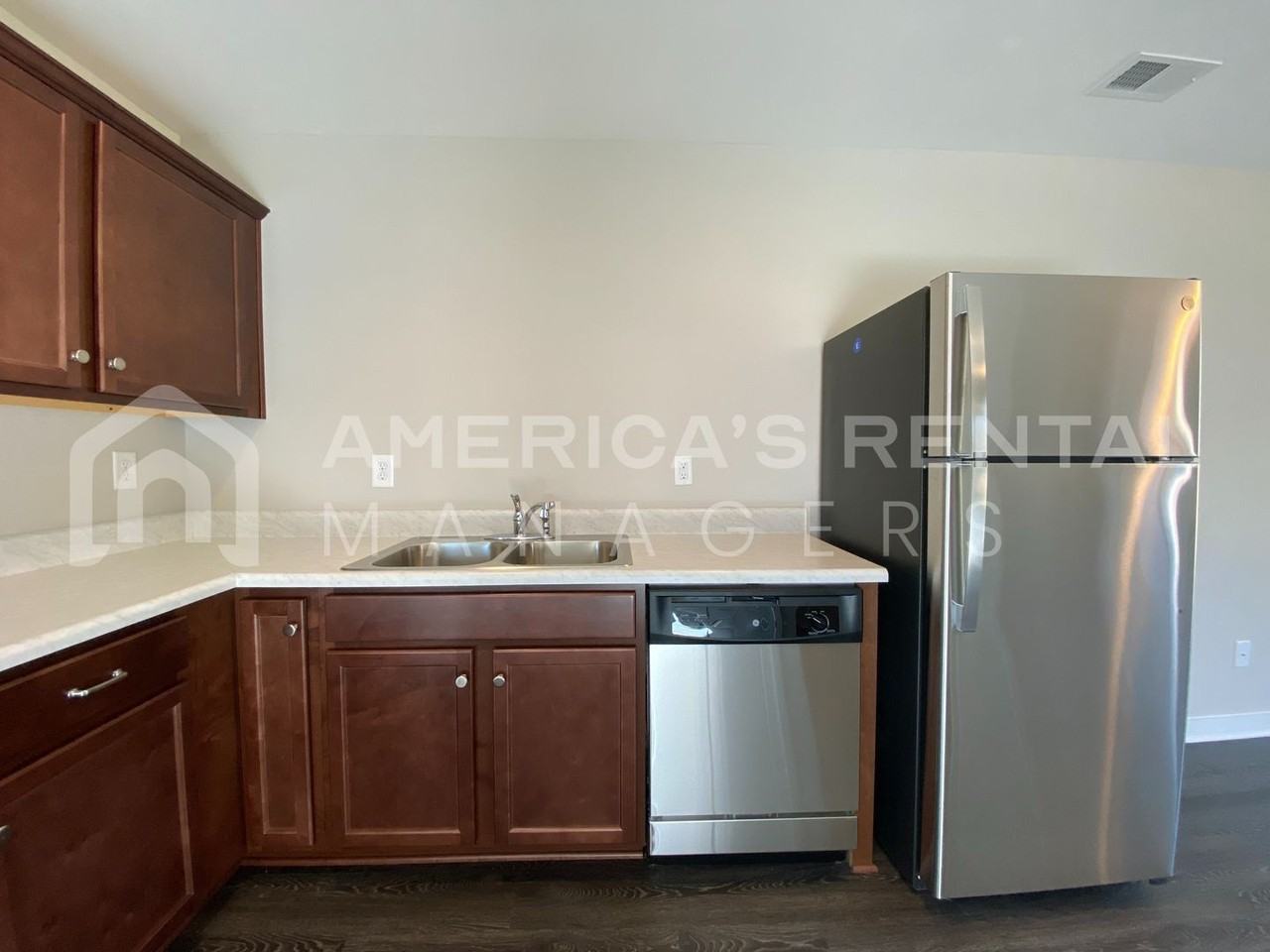 2815 Allison Mill Rd - Photo 6 of 37