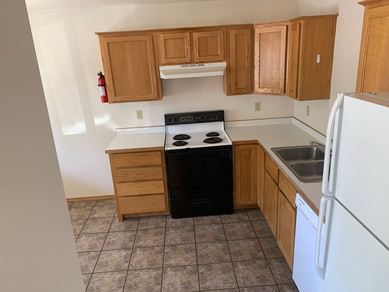 32 Michael Grove Ave - Photo 2 of 10