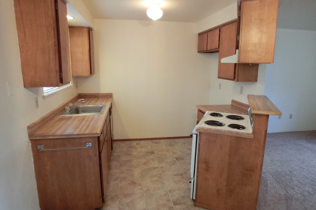 440 Ne Silverwood Pl - Photo 3 of 6