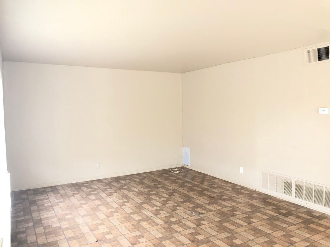 308 Babcock Rd - Photo 2 of 7