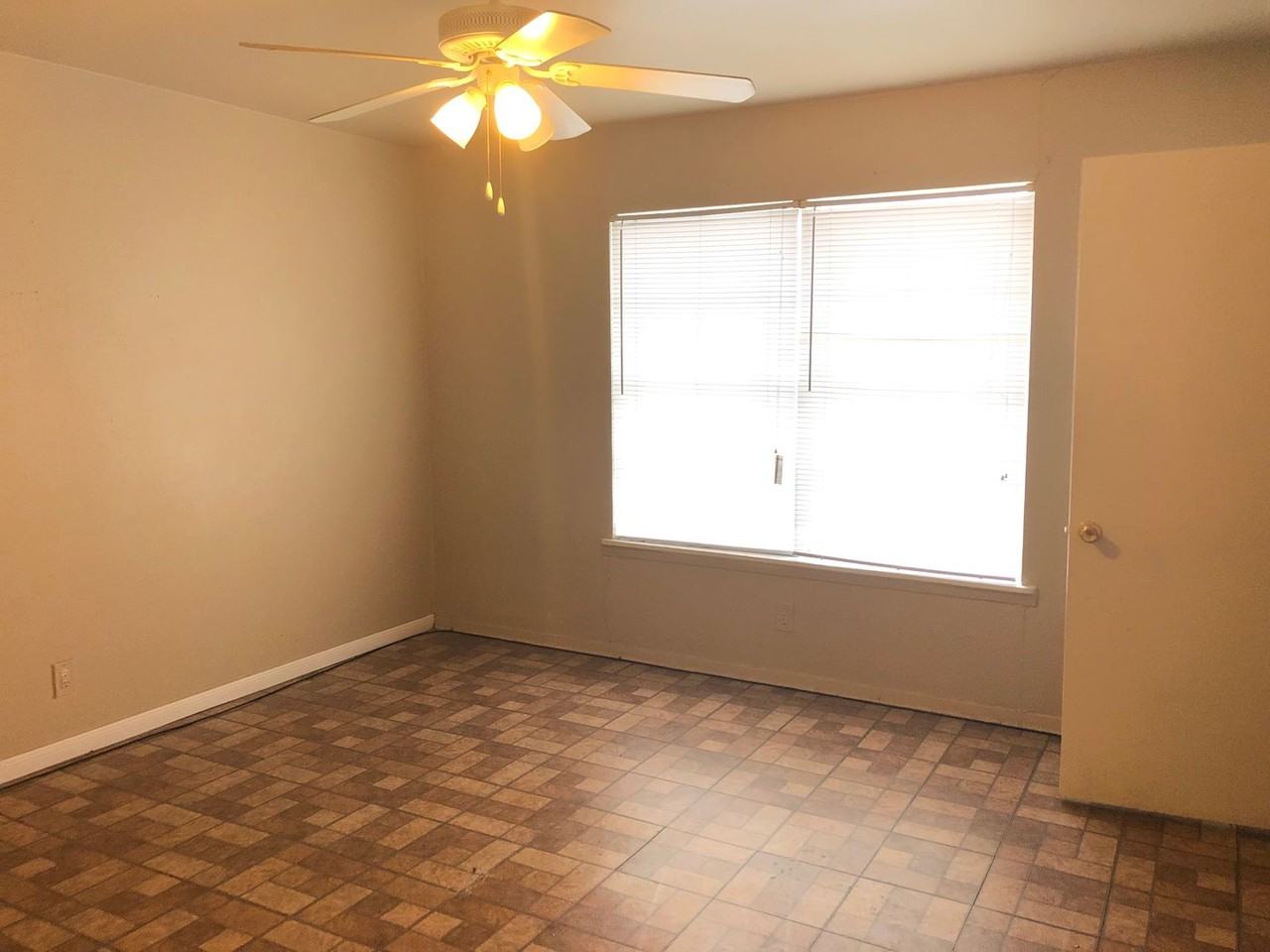 308 Babcock Rd - Photo 6 of 7