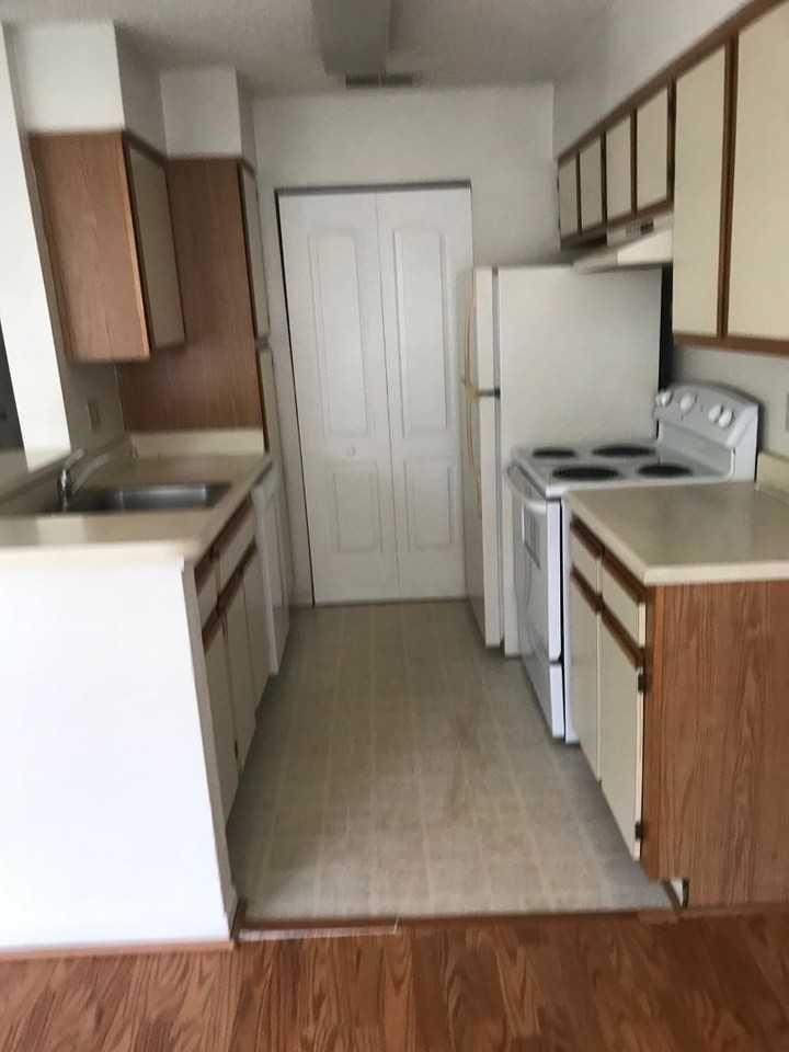 1061 S Hiawassee Rd - Photo 4 of 6