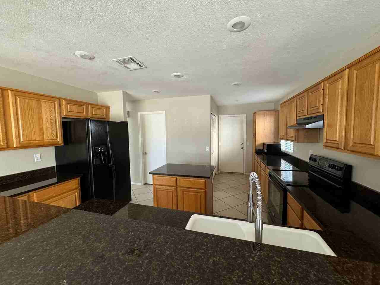 440 W Calle Monte Vis - Photo 7 of 21