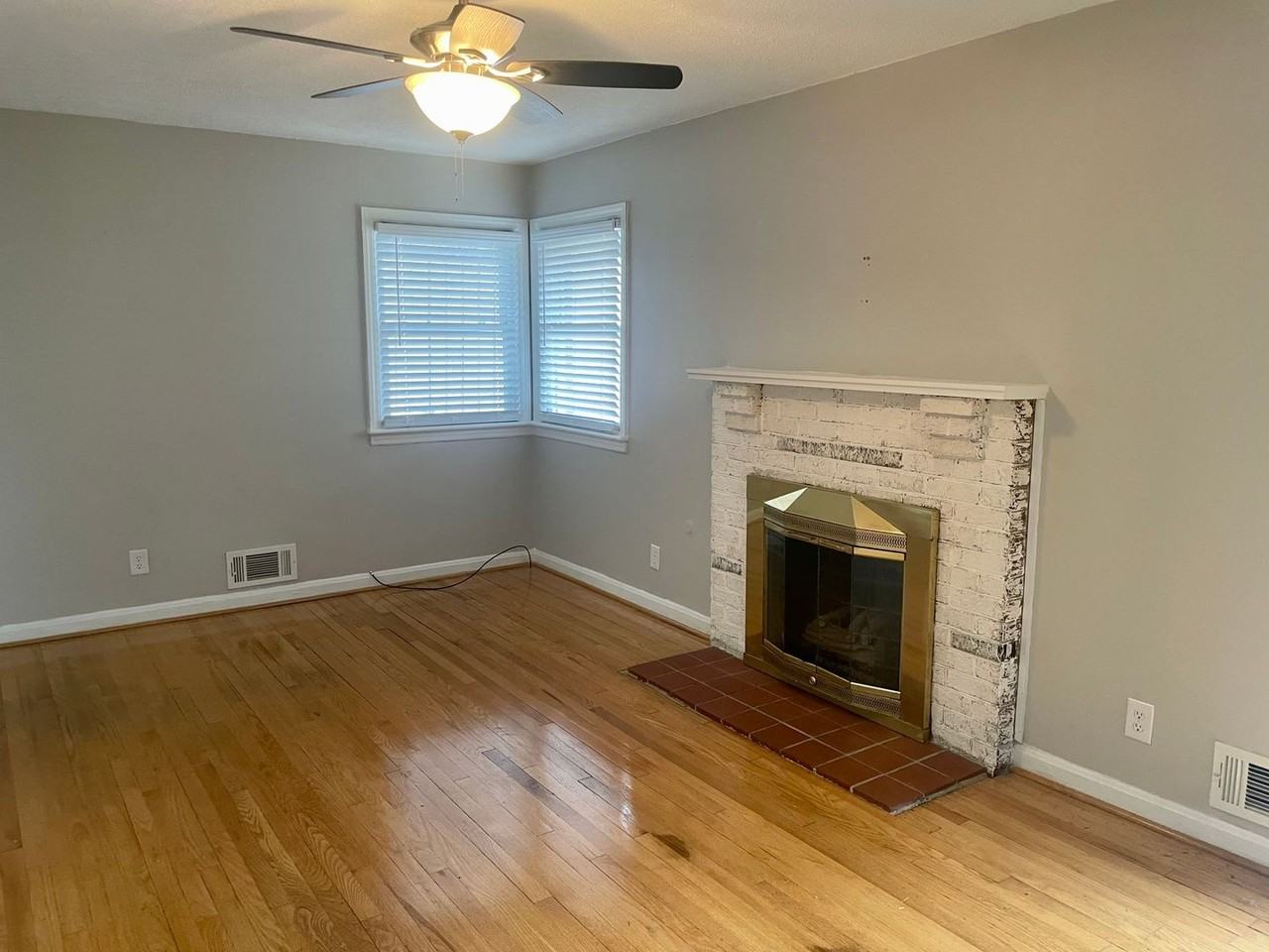 512 Oakridge Blvd - Photo 2 of 16