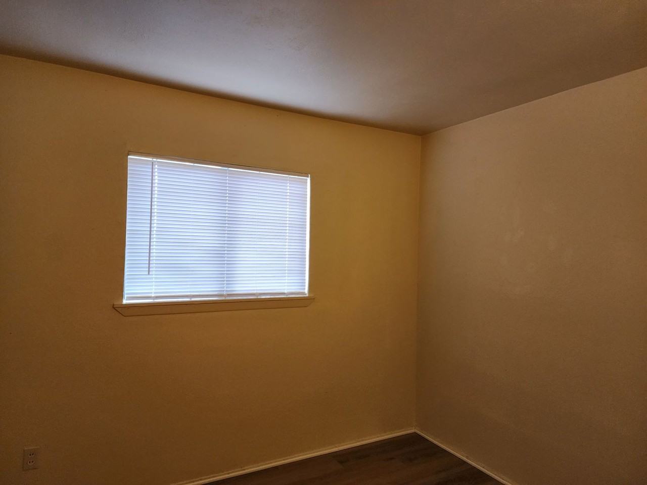 205 El Paso Dr - Photo 3 of 18